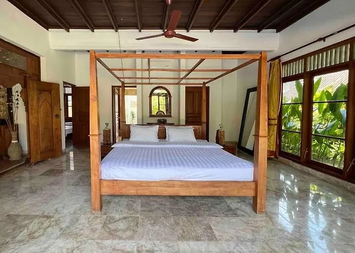 Bali Berg Villa, * Sanur (Bali)