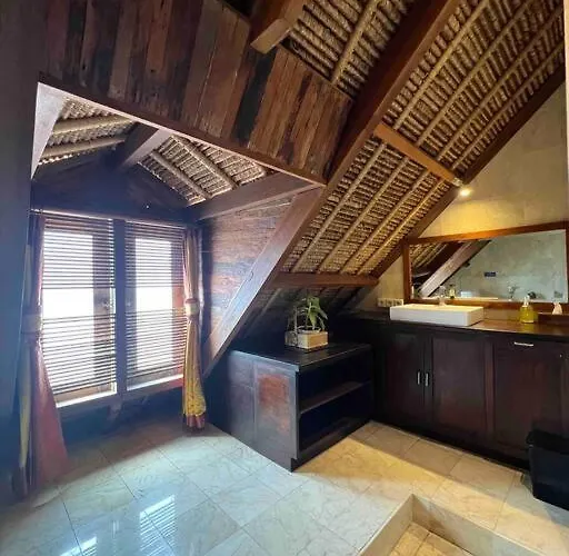 Bali Berg Villa, * Sanur (Bali)